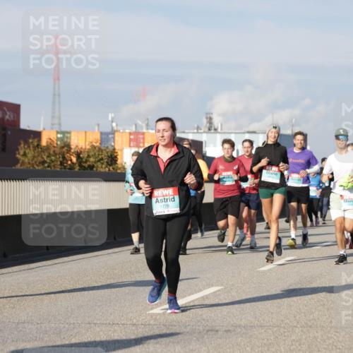 03.10.2025 - Köhlbrandbrückenlauf Jannik Wohlers http://msf.ph/oto/9080278 03.10.2025 10:01:52 Position 3 212, 1778, 2514 meine-sportfotos.de