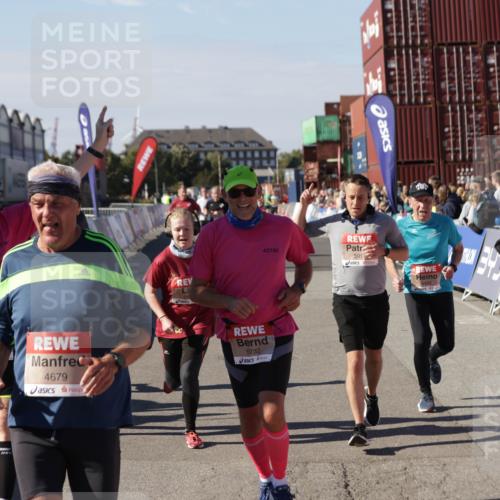 03.10.2025 - Köhlbrandbrückenlauf Jannik Wohlers http://msf.ph/oto/9080295 03.10.2025 13:17:48 Ziel 4410, 4645, 4679, 4829, 5168, 5339, 5685, 5731, 5732, 5917, 6153, 6331, 6388, 6435, 6485, 6704 meine-sportfotos.de
