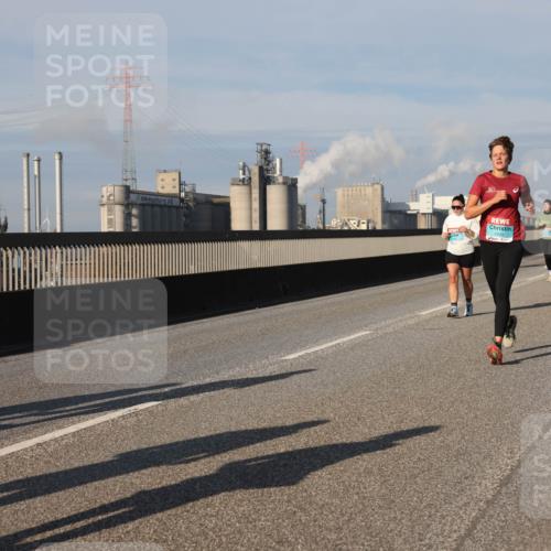 03.10.2025 - Köhlbrandbrückenlauf Lena Gebhardt http://msf.ph/oto/9080296 03.10.2025 10:03:45 Position 2 1937 meine-sportfotos.de