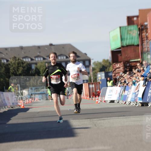 03.10.2025 - Köhlbrandbrückenlauf Jannik Wohlers http://msf.ph/oto/9080315 03.10.2025 12:50:04 Ziel 4035, 6086 meine-sportfotos.de