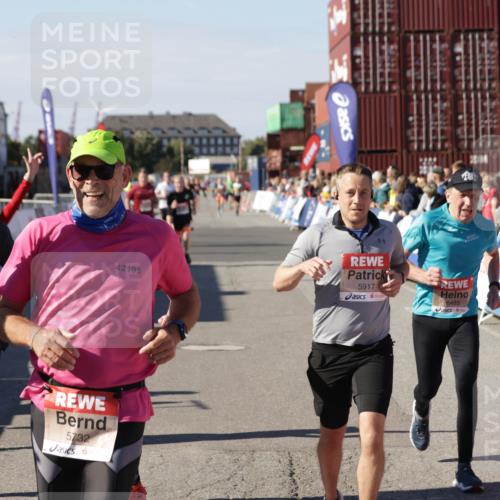 03.10.2025 - Köhlbrandbrückenlauf Jannik Wohlers http://msf.ph/oto/9080323 03.10.2025 13:17:49 Ziel 4410, 4645, 4679, 4829, 5168, 5339, 5685, 5731, 5732, 5917, 6153, 6331, 6435, 6485, 6704 meine-sportfotos.de