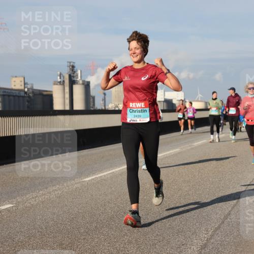 03.10.2025 - Köhlbrandbrückenlauf Lena Gebhardt http://msf.ph/oto/9080325 03.10.2025 10:03:46 Position 2 2439 meine-sportfotos.de