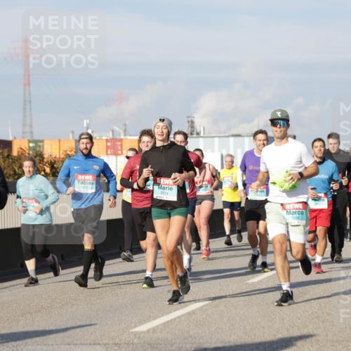 03.10.2025 - Köhlbrandbrückenlauf Jannik Wohlers http://msf.ph/oto/9080338 03.10.2025 10:01:54 Position 3 1778, 2010, 2514, 1938 meine-sportfotos.de