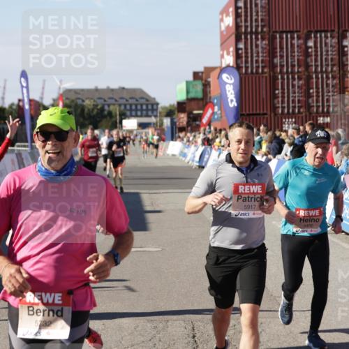 03.10.2025 - Köhlbrandbrückenlauf Jannik Wohlers http://msf.ph/oto/9080341 03.10.2025 13:17:49 Ziel 4410, 4645, 4679, 4829, 5168, 5339, 5685, 5731, 5732, 5917, 6153, 6331, 6435, 6485, 6704 meine-sportfotos.de