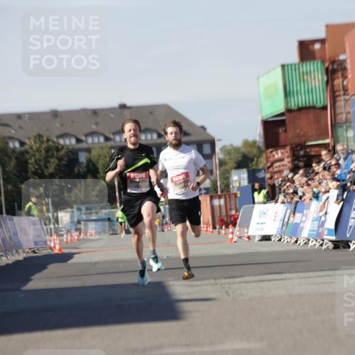 03.10.2025 - Köhlbrandbrückenlauf Jannik Wohlers http://msf.ph/oto/9080348 03.10.2025 12:50:04 Ziel 4035, 6086 meine-sportfotos.de