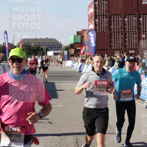 03.10.2025 - Köhlbrandbrückenlauf Jannik Wohlers http://msf.ph/oto/9080355 03.10.2025 13:17:49 Ziel 4410, 4645, 4679, 4829, 5168, 5339, 5685, 5731, 5732, 5917, 6153, 6331, 6435, 6485, 6704 meine-sportfotos.de