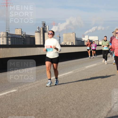 03.10.2025 - Köhlbrandbrückenlauf Lena Gebhardt http://msf.ph/oto/9080367 03.10.2025 10:03:48 Position 2  meine-sportfotos.de