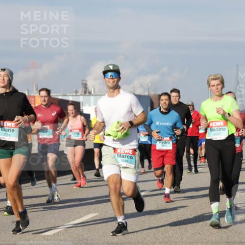 03.10.2025 - Köhlbrandbrückenlauf Jannik Wohlers http://msf.ph/oto/9080370 03.10.2025 10:01:55 Position 3 2010, 2514, 1938, 1815, 2502 meine-sportfotos.de