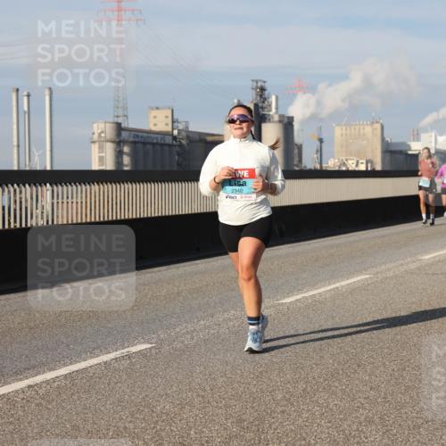 03.10.2025 - Köhlbrandbrückenlauf Lena Gebhardt http://msf.ph/oto/9080372 03.10.2025 10:03:48 Position 2 2340 meine-sportfotos.de