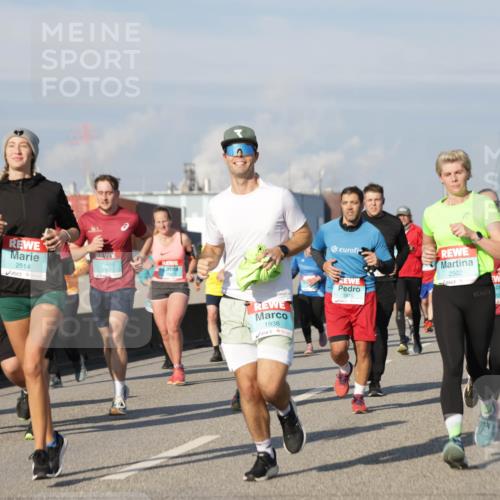 03.10.2025 - Köhlbrandbrückenlauf Jannik Wohlers http://msf.ph/oto/9080375 03.10.2025 10:01:55 Position 3 2010, 2514, 3762, 1938, 1815, 2502 meine-sportfotos.de