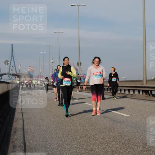 03.10.2025 - Köhlbrandbrückenlauf Fabian Wolf http://msf.ph/oto/9080376 03.10.2025 10:17:31 Position 3 2547, 2199 meine-sportfotos.de