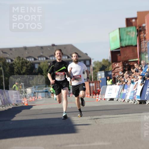 03.10.2025 - Köhlbrandbrückenlauf Jannik Wohlers http://msf.ph/oto/9080377 03.10.2025 12:50:04 Ziel 4035, 6086 meine-sportfotos.de