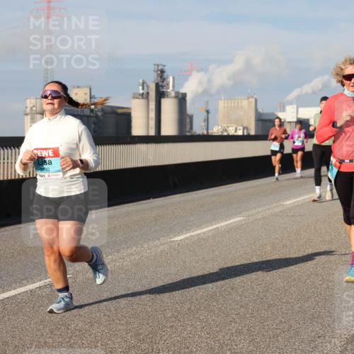 03.10.2025 - Köhlbrandbrückenlauf Lena Gebhardt http://msf.ph/oto/9080396 03.10.2025 10:03:48 Position 2 2340 meine-sportfotos.de