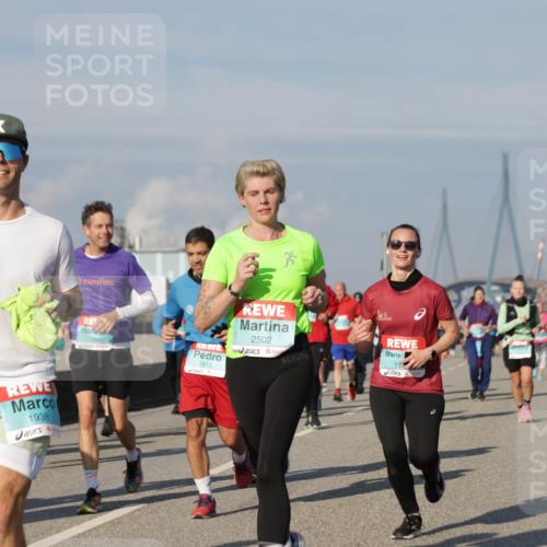 03.10.2025 - Köhlbrandbrückenlauf Jannik Wohlers http://msf.ph/oto/9080399 03.10.2025 10:01:56 Position 3 1938, 2502, 192, 1815 meine-sportfotos.de
