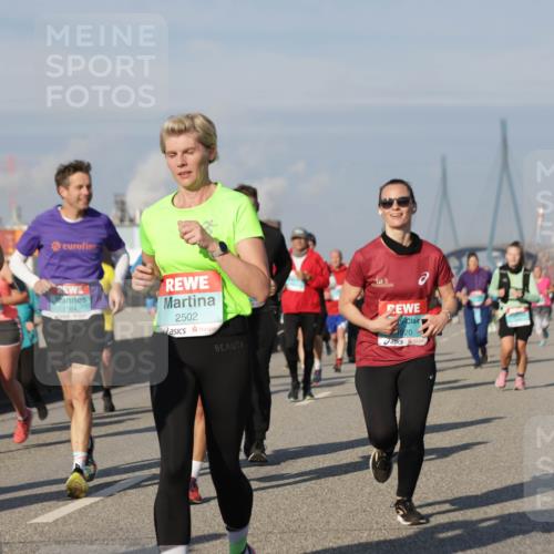 03.10.2025 - Köhlbrandbrückenlauf Jannik Wohlers http://msf.ph/oto/9080417 03.10.2025 10:01:56 Position 3 1938, 2502, 1920 meine-sportfotos.de