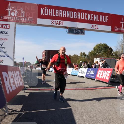03.10.2025 - Köhlbrandbrückenlauf Lena Gebhardt http://msf.ph/oto/9080420 03.10.2025 13:45:52 Ziel 5184, 5375, 5376, 5860, 6029 meine-sportfotos.de