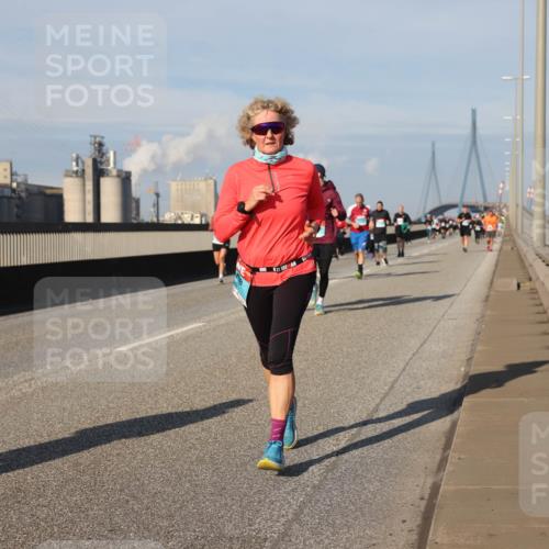 03.10.2025 - Köhlbrandbrückenlauf Lena Gebhardt http://msf.ph/oto/9080423 03.10.2025 10:03:49 Position 2  meine-sportfotos.de