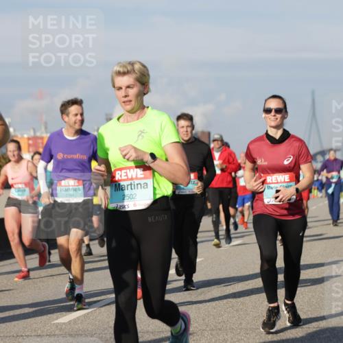 03.10.2025 - Köhlbrandbrückenlauf Jannik Wohlers http://msf.ph/oto/9080427 03.10.2025 10:01:56 Position 3 1938, 2984, 2502 meine-sportfotos.de