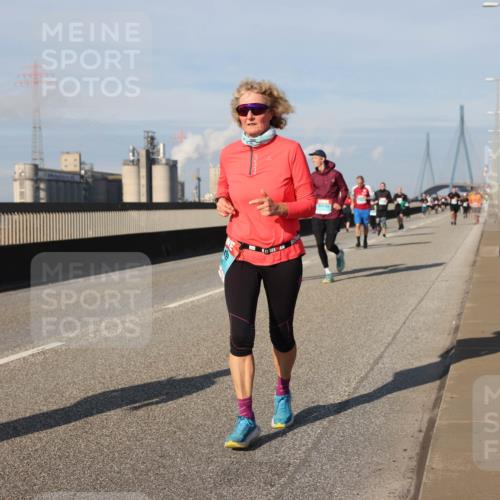 03.10.2025 - Köhlbrandbrückenlauf Lena Gebhardt http://msf.ph/oto/9080435 03.10.2025 10:03:50 Position 2  meine-sportfotos.de
