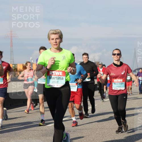 03.10.2025 - Köhlbrandbrückenlauf Jannik Wohlers http://msf.ph/oto/9080441 03.10.2025 10:01:56 Position 3 1938, 2502, 815, 1920 meine-sportfotos.de