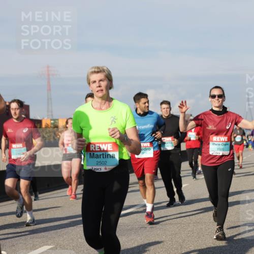 03.10.2025 - Köhlbrandbrückenlauf Jannik Wohlers http://msf.ph/oto/9080447 03.10.2025 10:01:57 Position 3 1938, 2502, 1920 meine-sportfotos.de