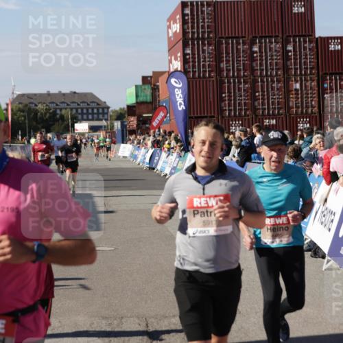 03.10.2025 - Köhlbrandbrückenlauf Jannik Wohlers http://msf.ph/oto/9080455 03.10.2025 13:17:49 Ziel 4410, 4645, 4679, 4829, 5168, 5339, 5685, 5731, 5732, 5917, 6153, 6331, 6435, 6485, 6704 meine-sportfotos.de