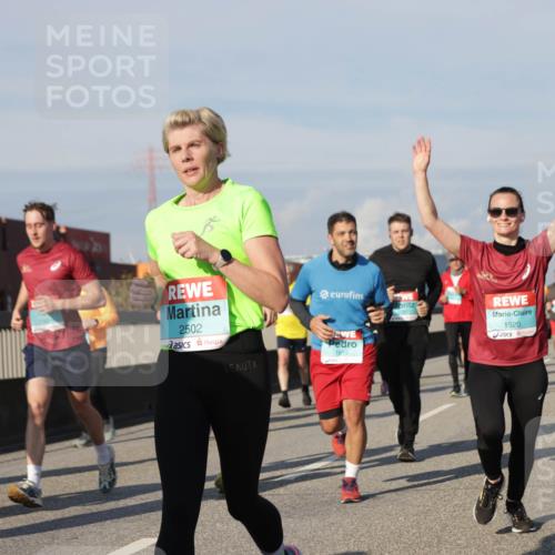 03.10.2025 - Köhlbrandbrückenlauf Jannik Wohlers http://msf.ph/oto/9080464 03.10.2025 10:01:57 Position 3 4, 1920, 2502, 1815 meine-sportfotos.de