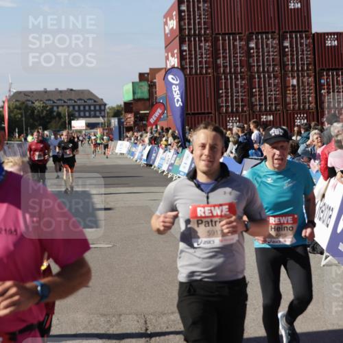 03.10.2025 - Köhlbrandbrückenlauf Jannik Wohlers http://msf.ph/oto/9080468 03.10.2025 13:17:49 Ziel 4410, 4645, 4679, 4829, 5168, 5339, 5685, 5731, 5732, 5917, 6153, 6331, 6435, 6485, 6704 meine-sportfotos.de
