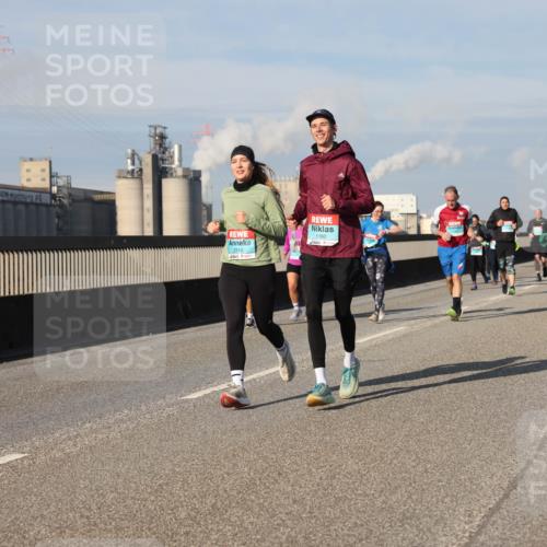 03.10.2025 - Köhlbrandbrückenlauf Lena Gebhardt http://msf.ph/oto/9080480 03.10.2025 10:03:51 Position 2 2310, 1160 meine-sportfotos.de