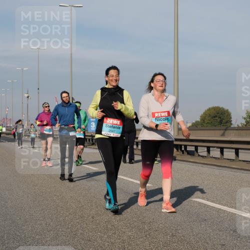 03.10.2025 - Köhlbrandbrückenlauf Fabian Wolf http://msf.ph/oto/9080494 03.10.2025 10:17:34 Position 3 3, 2547 meine-sportfotos.de