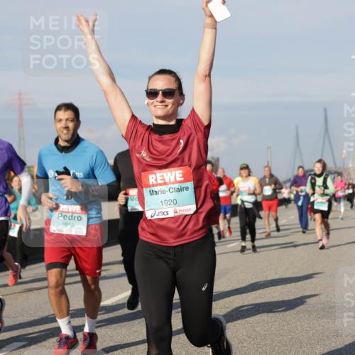 03.10.2025 - Köhlbrandbrückenlauf Jannik Wohlers http://msf.ph/oto/9080520 03.10.2025 10:01:58 Position 3 2984, 1815, 1920 meine-sportfotos.de