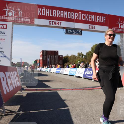 03.10.2025 - Köhlbrandbrückenlauf Lena Gebhardt http://msf.ph/oto/9080522 03.10.2025 13:45:55 Ziel 5327, 5375, 5376, 5860, 6029 meine-sportfotos.de