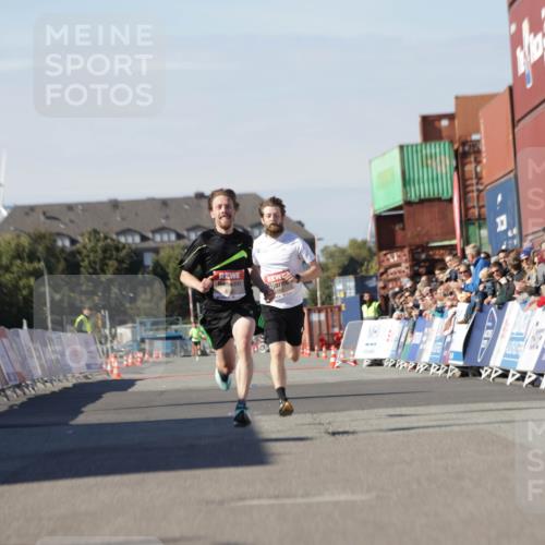 03.10.2025 - Köhlbrandbrückenlauf Jannik Wohlers http://msf.ph/oto/9080527 03.10.2025 12:50:04 Ziel 4035, 6086 meine-sportfotos.de