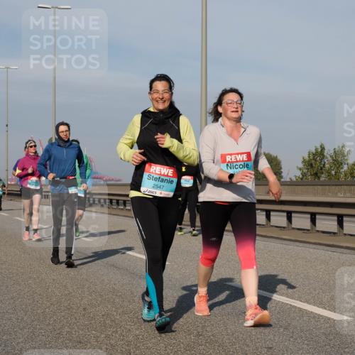 03.10.2025 - Köhlbrandbrückenlauf Fabian Wolf http://msf.ph/oto/9080533 03.10.2025 10:17:35 Position 3 2547 meine-sportfotos.de