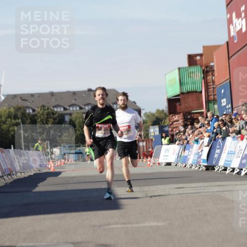 03.10.2025 - Köhlbrandbrückenlauf Jannik Wohlers http://msf.ph/oto/9080540 03.10.2025 12:50:04 Ziel 4035, 6086 meine-sportfotos.de