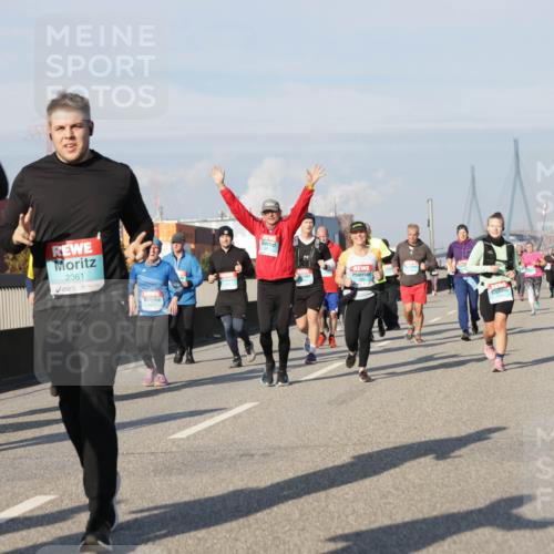 03.10.2025 - Köhlbrandbrückenlauf Jannik Wohlers http://msf.ph/oto/9080555 03.10.2025 10:01:59 Position 3 2361 meine-sportfotos.de