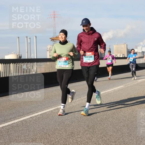 03.10.2025 - Köhlbrandbrückenlauf Lena Gebhardt http://msf.ph/oto/9080569 03.10.2025 10:03:52 Position 2 2310, 1160 meine-sportfotos.de