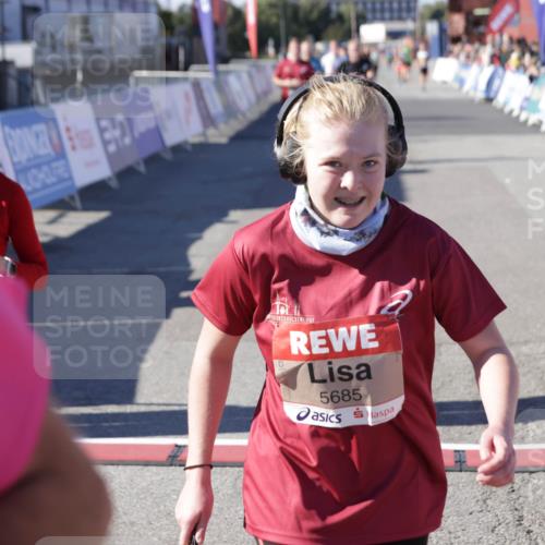 03.10.2025 - Köhlbrandbrückenlauf Jannik Wohlers http://msf.ph/oto/9080571 03.10.2025 13:17:50 Ziel 4410, 4645, 4679, 4829, 5129, 5168, 5339, 5685, 5731, 5732, 5917, 6153, 6331, 6435, 6485, 6704 meine-sportfotos.de