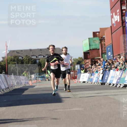 03.10.2025 - Köhlbrandbrückenlauf Jannik Wohlers http://msf.ph/oto/9080581 03.10.2025 12:50:05 Ziel 4035, 6086 meine-sportfotos.de