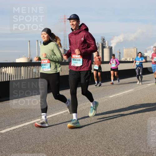 03.10.2025 - Köhlbrandbrückenlauf Lena Gebhardt http://msf.ph/oto/9080586 03.10.2025 10:03:52 Position 2 2310, 1160 meine-sportfotos.de