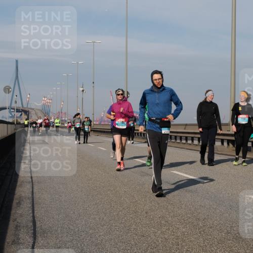 03.10.2025 - Köhlbrandbrückenlauf Fabian Wolf http://msf.ph/oto/9080587 03.10.2025 10:17:36 Position 3 2479 meine-sportfotos.de