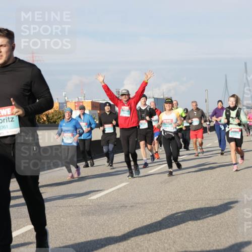 03.10.2025 - Köhlbrandbrückenlauf Jannik Wohlers http://msf.ph/oto/9080588 03.10.2025 10:01:59 Position 3 2361, 1503 meine-sportfotos.de
