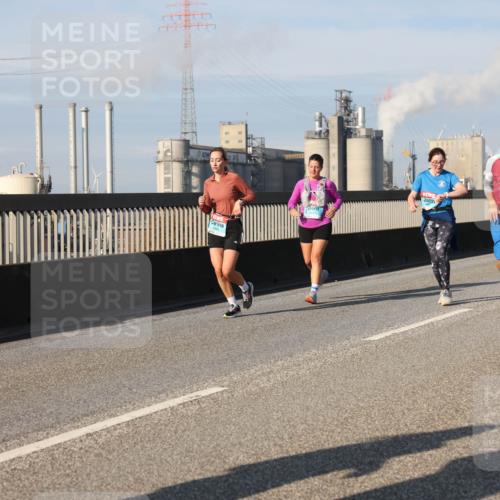 03.10.2025 - Köhlbrandbrückenlauf Lena Gebhardt http://msf.ph/oto/9080595 03.10.2025 10:03:53 Position 2 10, 3088 meine-sportfotos.de