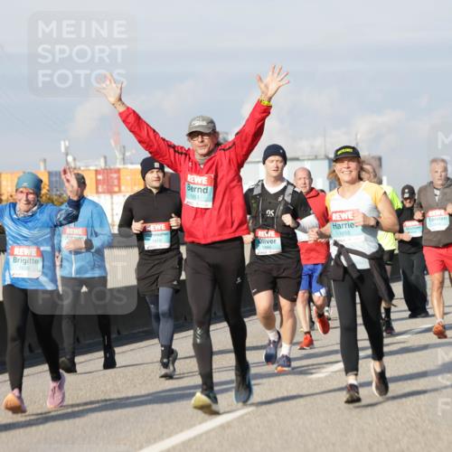 03.10.2025 - Köhlbrandbrückenlauf Jannik Wohlers http://msf.ph/oto/9080602 03.10.2025 10:02:00 Position 3 1810, 1609, 1651, 1650, 1866 meine-sportfotos.de