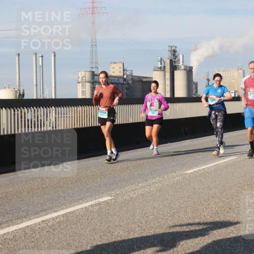 03.10.2025 - Köhlbrandbrückenlauf Lena Gebhardt http://msf.ph/oto/9080615 03.10.2025 10:03:54 Position 2 3088 meine-sportfotos.de
