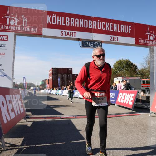 03.10.2025 - Köhlbrandbrückenlauf Lena Gebhardt http://msf.ph/oto/9080620 03.10.2025 13:46:03 Ziel 4572, 5327, 5376 meine-sportfotos.de