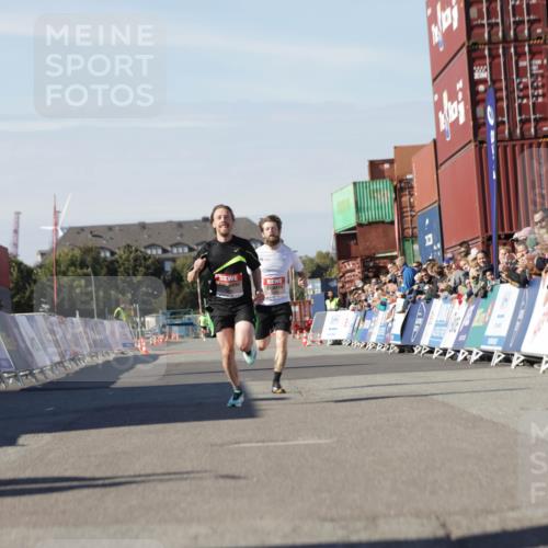 03.10.2025 - Köhlbrandbrückenlauf Jannik Wohlers http://msf.ph/oto/9080626 03.10.2025 12:50:05 Ziel 4035, 6086 meine-sportfotos.de