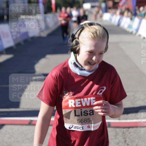 03.10.2025 - Köhlbrandbrückenlauf Jannik Wohlers http://msf.ph/oto/9080630 03.10.2025 13:17:50 Ziel 4410, 4645, 4679, 4829, 5129, 5168, 5339, 5685, 5731, 5732, 5917, 6153, 6331, 6435, 6485, 6704 meine-sportfotos.de