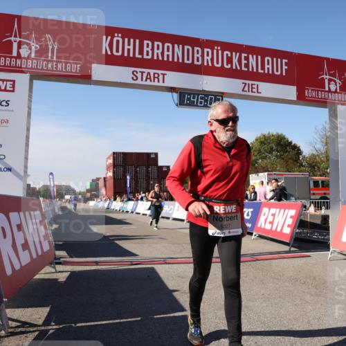 03.10.2025 - Köhlbrandbrückenlauf Lena Gebhardt http://msf.ph/oto/9080631 03.10.2025 13:46:03 Ziel 4572, 5327, 5376 meine-sportfotos.de