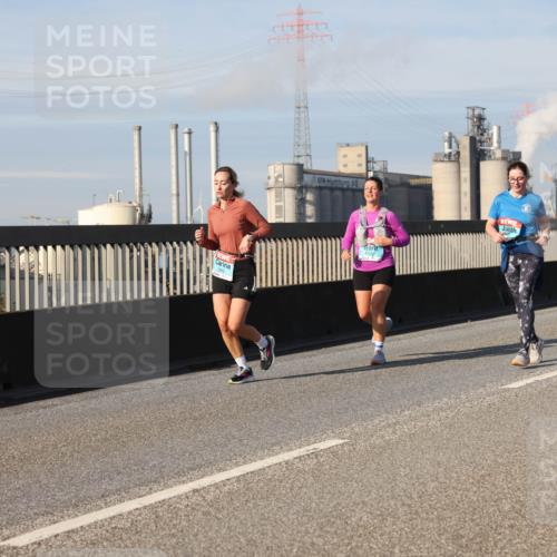 03.10.2025 - Köhlbrandbrückenlauf Lena Gebhardt http://msf.ph/oto/9080632 03.10.2025 10:03:54 Position 2 1263, 10 meine-sportfotos.de